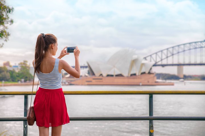 Uncover the Captivating History of Sydney on Immersive Walking Tours