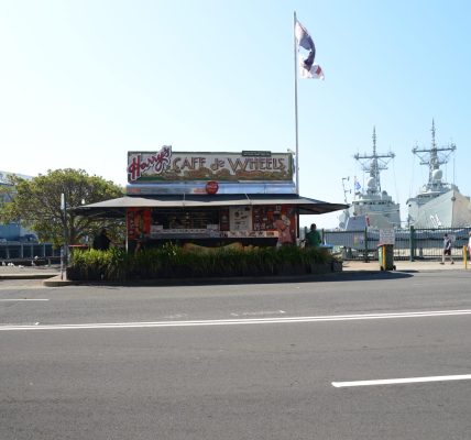 Harry's Cafe de Wheels - Photo By Mike Fernandes